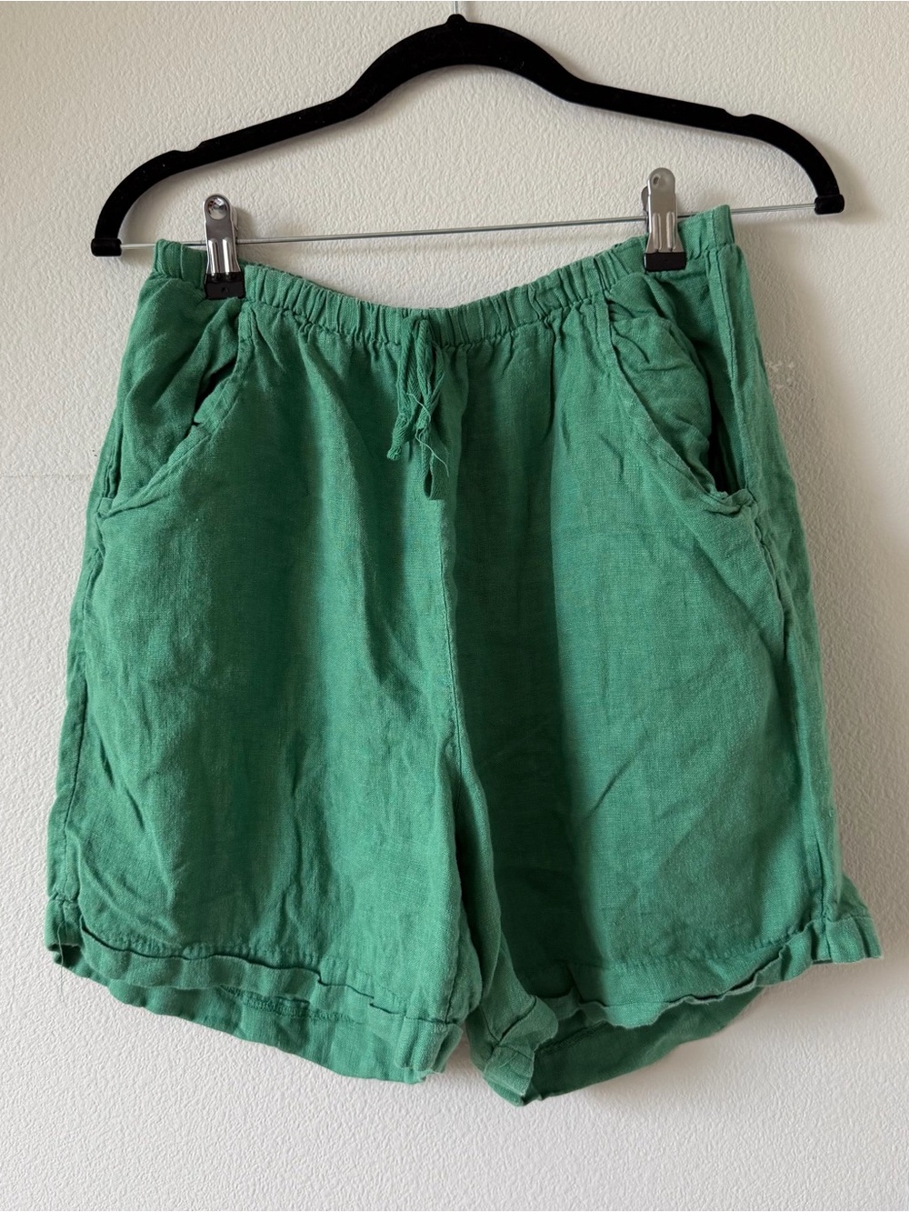 puro lino mid length linen shorts